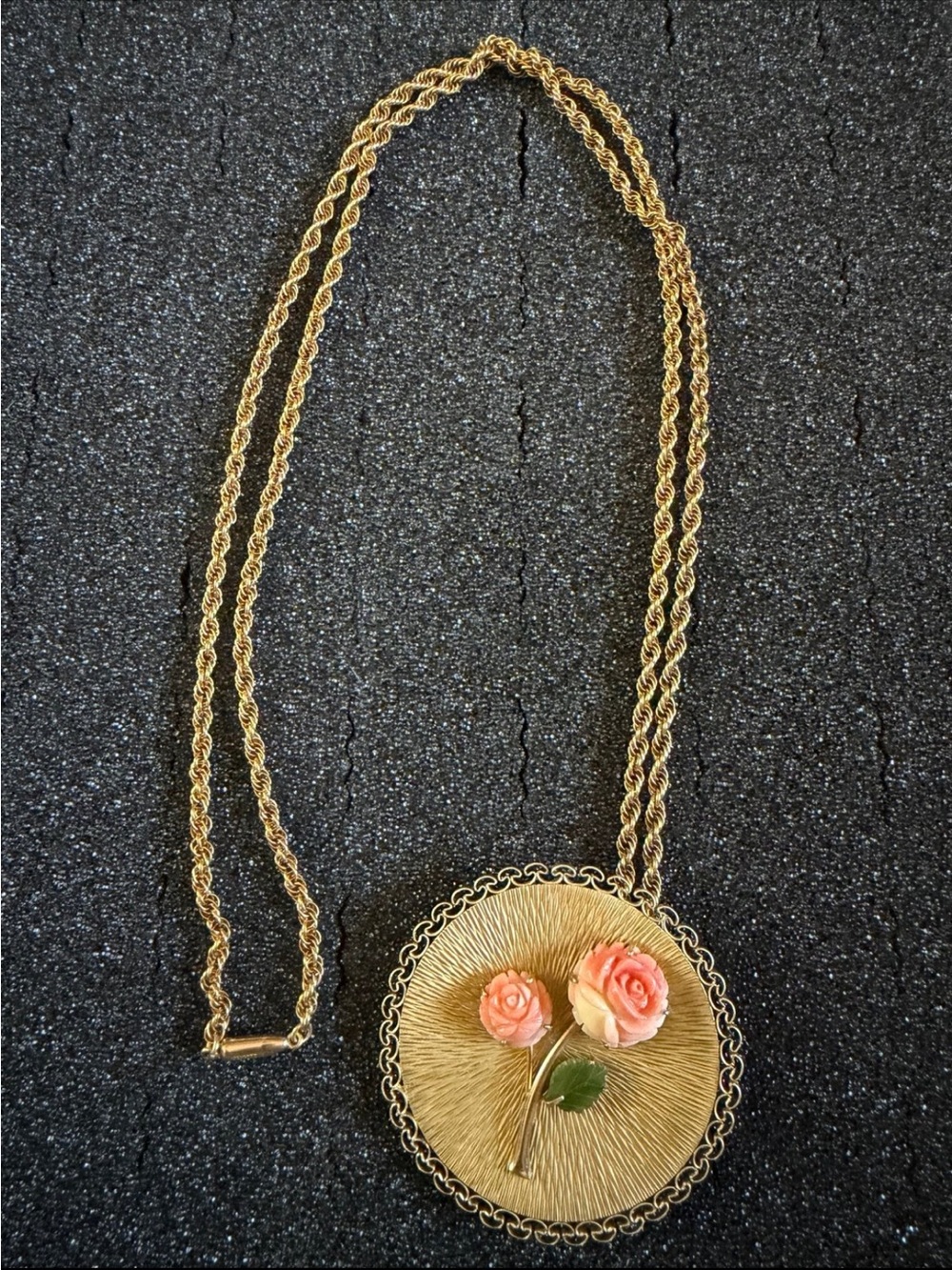 Vintage Gold Tone Krementz medallion pendant necklace